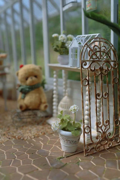 Miniature Detachable Winter Garden - Dollzworld